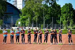 NAISTEN SUPERPESIS: Mailattaret - Jussittaret