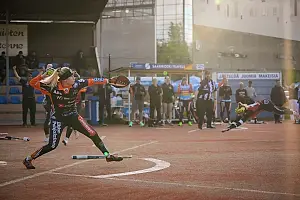 NAISTEN SUPERPESIS: Mailattaret - JoMa