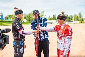 NAISTEN SUPERPESIS, VÄLIERÄT: Jussittaret - Manse PP